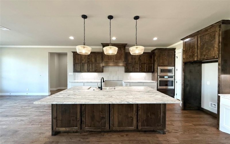 1642 EARHART Drive, Granbury, TX 76049, 3 Habitaciones Habitaciones , ,3 BañosBaños,Residential,En Venta,1642 EARHART Drive,0,21132224