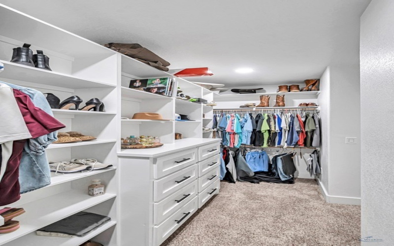 2122 S County Rd 1059, Midland, TX 79706, 4 Bedrooms Bedrooms, ,3 BathroomsBathrooms,Residential,For Sale,2122 S County Rd 1059,0,164996