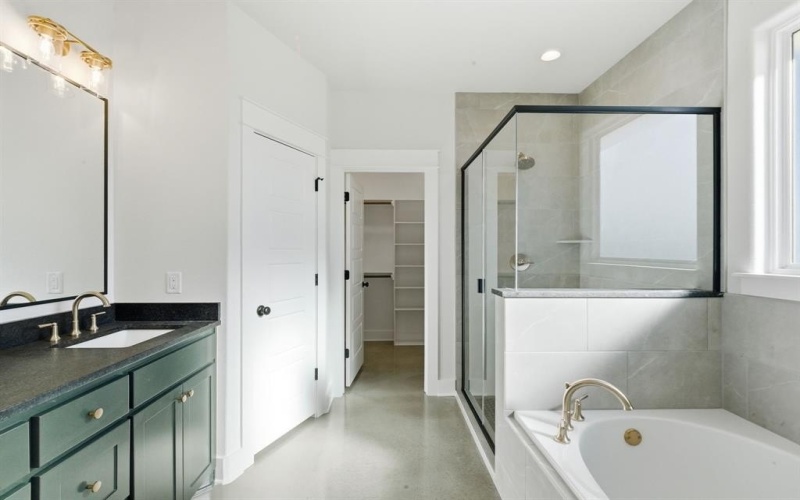 1001 Paramount Drive, Cresson, TX 76035, 3 Bedrooms Bedrooms, ,2 BathroomsBathrooms,Residential,For Sale,1001 Paramount Drive,0,21117107