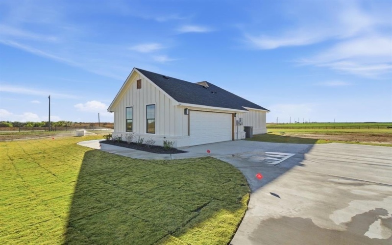 1001 Paramount Drive, Cresson, TX 76035, 3 Bedrooms Bedrooms, ,2 BathroomsBathrooms,Residential,For Sale,1001 Paramount Drive,0,21117107