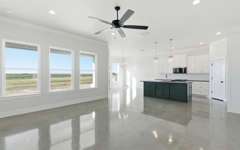 1001 Paramount Drive, Cresson, TX 76035, 3 Bedrooms Bedrooms, ,2 BathroomsBathrooms,Residential,For Sale,1001 Paramount Drive,0,21117107