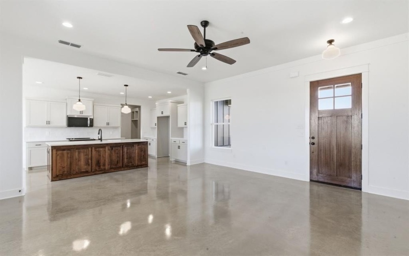 1005 Paramount Drive, Cresson, TX 76035, 3 Bedrooms Bedrooms, ,2 BathroomsBathrooms,Residential,For Sale,1005 Paramount Drive,0,21117121