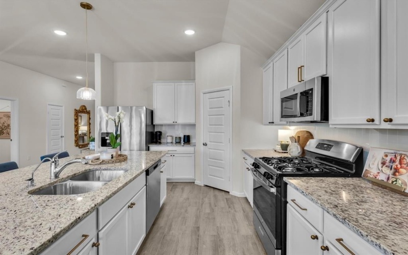 13141 Yellowstone Way, Providence Village, TX 76227, 4 Bedrooms Bedrooms, ,2 BathroomsBathrooms,Residential,For Sale,13141 Yellowstone Way,0,21129795