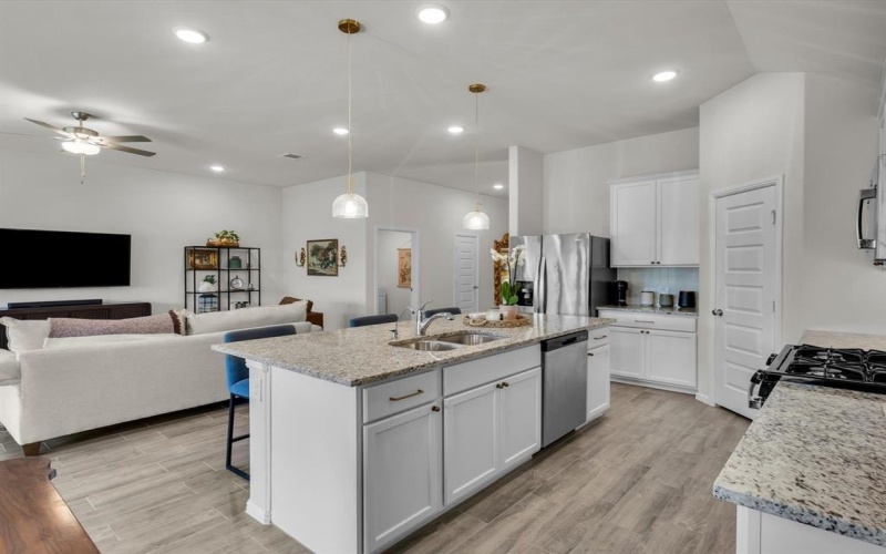 13141 Yellowstone Way, Providence Village, TX 76227, 4 Bedrooms Bedrooms, ,2 BathroomsBathrooms,Residential,For Sale,13141 Yellowstone Way,0,21129795