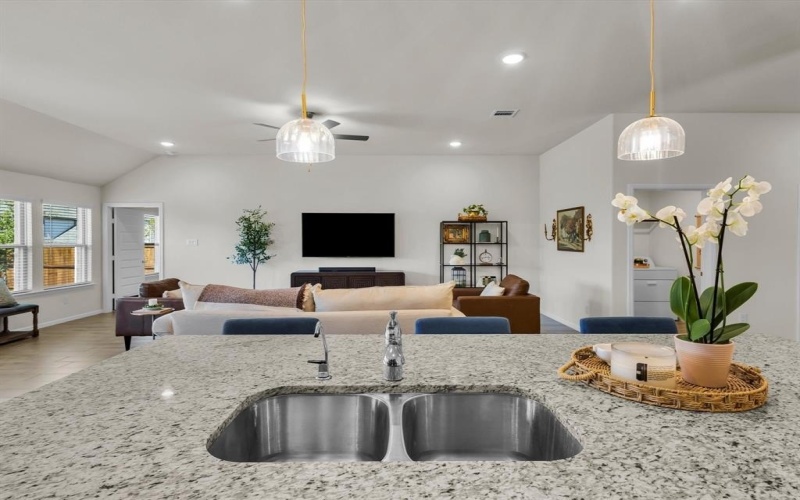 13141 Yellowstone Way, Providence Village, TX 76227, 4 Bedrooms Bedrooms, ,2 BathroomsBathrooms,Residential,For Sale,13141 Yellowstone Way,0,21129795