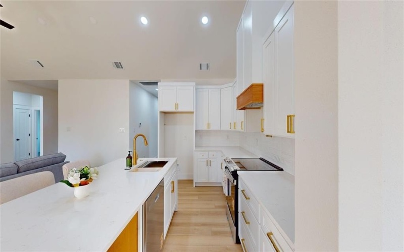 9228 Sunrise Drive, Fort Worth, TX 76134, 3 Bedrooms Bedrooms, ,2 BathroomsBathrooms,Residential,For Sale,9228 Sunrise Drive,0,21130677