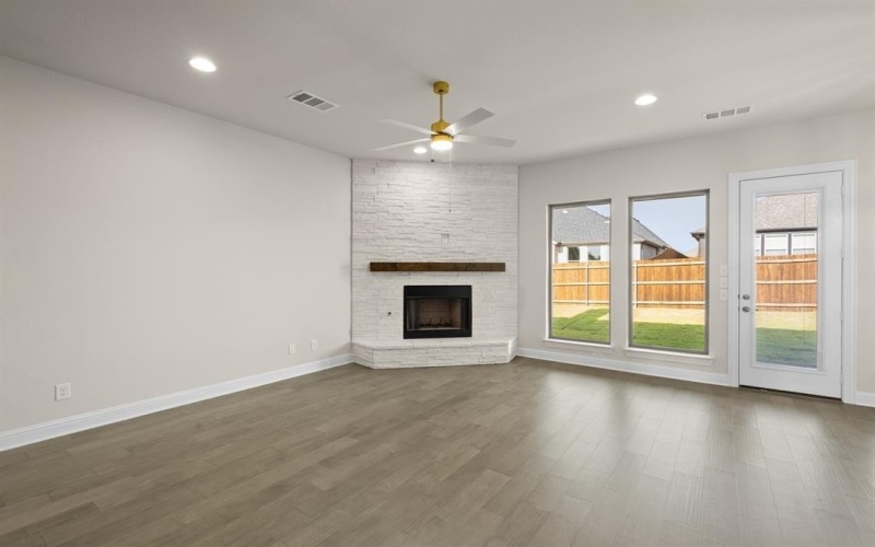 2608 Lila, Burleson, TX 76028, 4 Bedrooms Bedrooms, ,3 BathroomsBathrooms,Residential,For Sale,2608 Lila,0,21130778