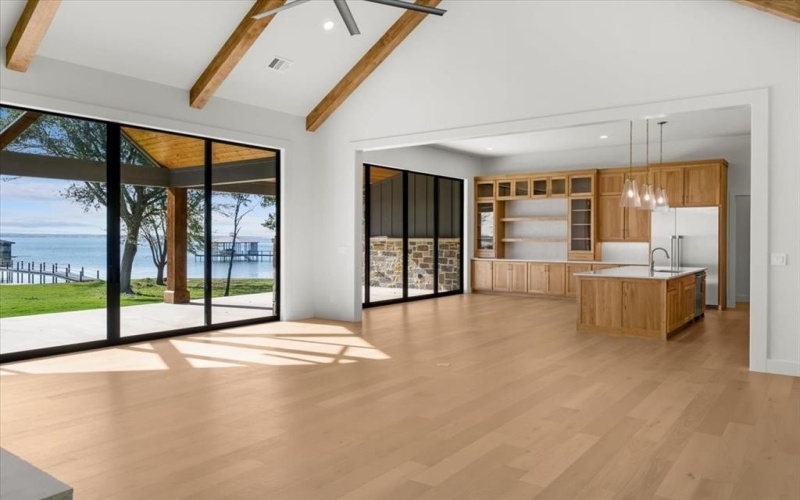 1194 The Shores Drive, Corsicana, TX 75109, 4 Bedrooms Bedrooms, ,5 BathroomsBathrooms,Residential,For Sale,1194 The Shores Drive,0,21131421