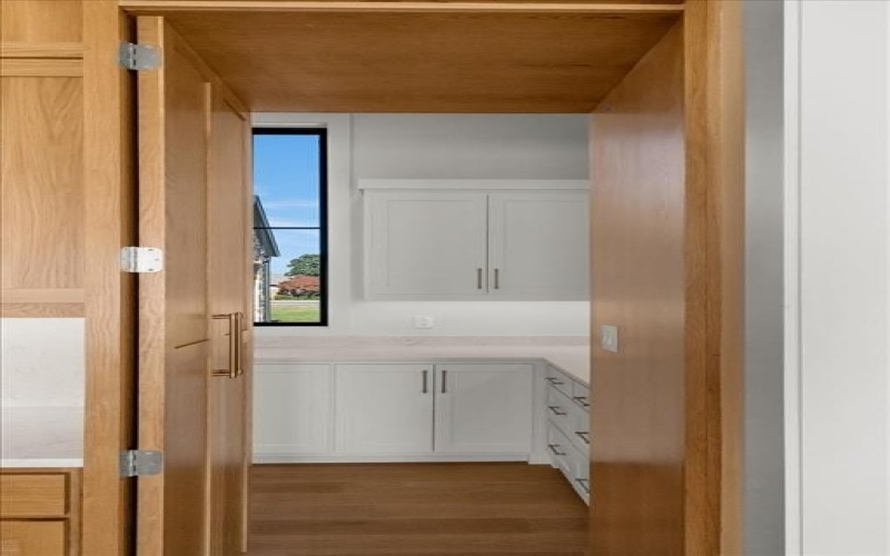 1194 The Shores Drive, Corsicana, TX 75109, 4 Bedrooms Bedrooms, ,5 BathroomsBathrooms,Residential,For Sale,1194 The Shores Drive,0,21131421