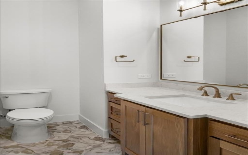 1194 The Shores Drive, Corsicana, TX 75109, 4 Bedrooms Bedrooms, ,5 BathroomsBathrooms,Residential,For Sale,1194 The Shores Drive,0,21131421