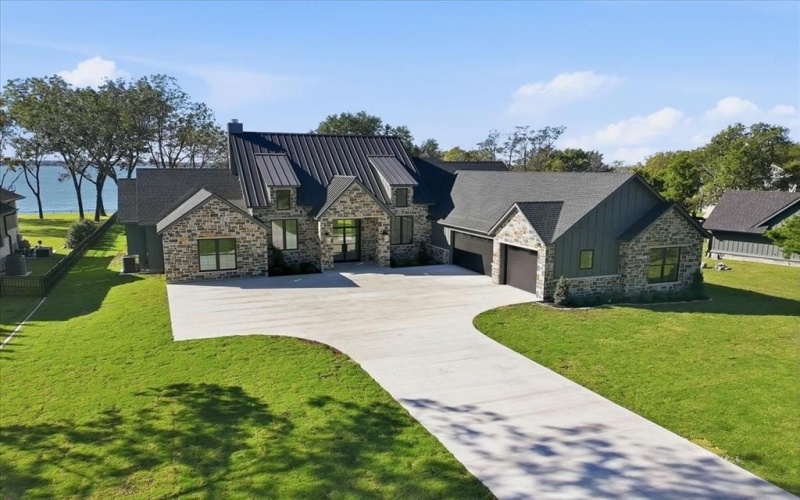 1194 The Shores Drive, Corsicana, TX 75109, 4 Bedrooms Bedrooms, ,5 BathroomsBathrooms,Residential,For Sale,1194 The Shores Drive,0,21131421