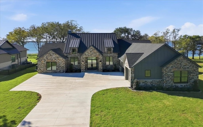 1194 The Shores Drive, Corsicana, TX 75109, 4 Bedrooms Bedrooms, ,5 BathroomsBathrooms,Residential,For Sale,1194 The Shores Drive,0,21131421