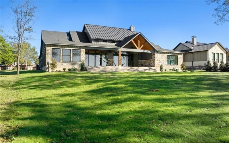 1194 The Shores Drive, Corsicana, TX 75109, 4 Bedrooms Bedrooms, ,5 BathroomsBathrooms,Residential,For Sale,1194 The Shores Drive,0,21131421