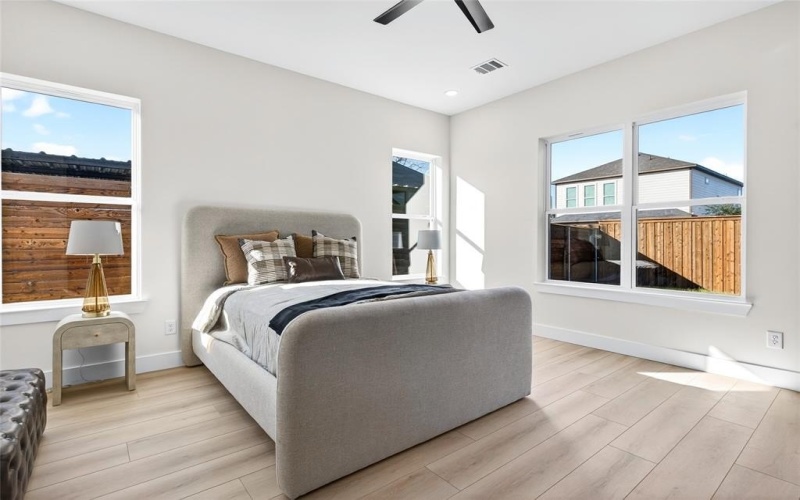 1843 Dennison Street, Dallas, TX 75212, 4 Bedrooms Bedrooms, ,3 BathroomsBathrooms,Residential,For Sale,1843 Dennison Street,0,21131466