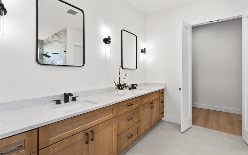 1843 Dennison Street, Dallas, TX 75212, 4 Bedrooms Bedrooms, ,3 BathroomsBathrooms,Residential,For Sale,1843 Dennison Street,0,21131466