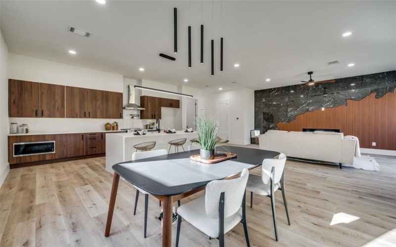 3314 NAVARO Street, Dallas, TX 75212, 4 Habitaciones Habitaciones , ,3 BañosBaños,Residential,En Venta,3314 NAVARO Street,0,21131710