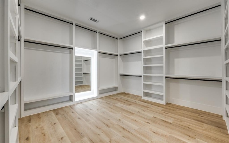 3314 NAVARO Street, Dallas, TX 75212, 4 Habitaciones Habitaciones , ,3 BañosBaños,Residential,En Venta,3314 NAVARO Street,0,21131710