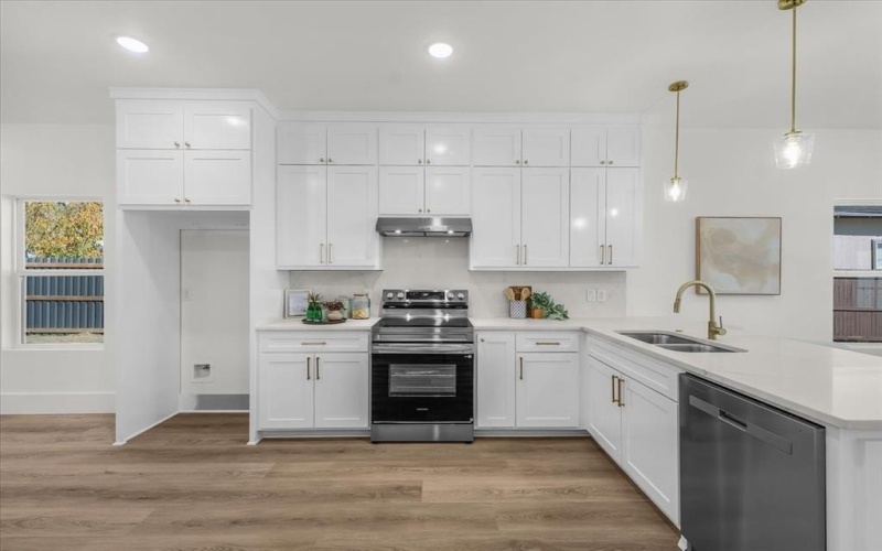 1125 E Humbolt Street, Fort Worth, TX 76104, 4 Bedrooms Bedrooms, ,2 BathroomsBathrooms,Residential,For Sale,1125 E Humbolt Street,0,21131768