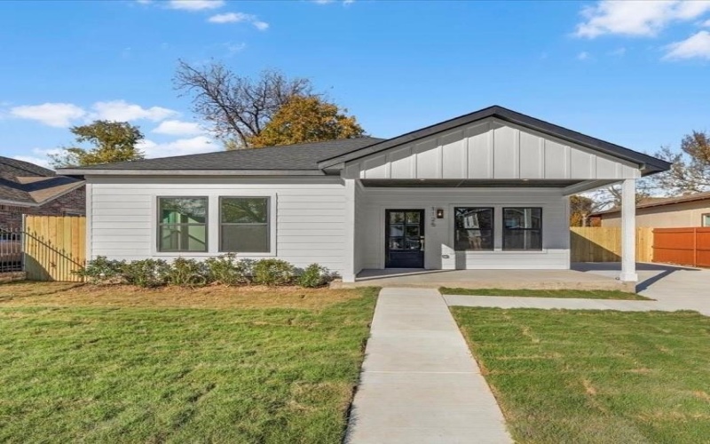 1125 E Humbolt Street, Fort Worth, TX 76104, 4 Bedrooms Bedrooms, ,2 BathroomsBathrooms,Residential,For Sale,1125 E Humbolt Street,0,21131768