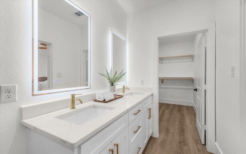 1125 E Humbolt Street, Fort Worth, TX 76104, 4 Bedrooms Bedrooms, ,2 BathroomsBathrooms,Residential,For Sale,1125 E Humbolt Street,0,21131768