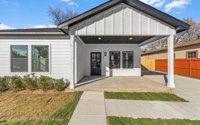 1125 E Humbolt Street, Fort Worth, TX 76104, 4 Bedrooms Bedrooms, ,2 BathroomsBathrooms,Residential,For Sale,1125 E Humbolt Street,0,21131768