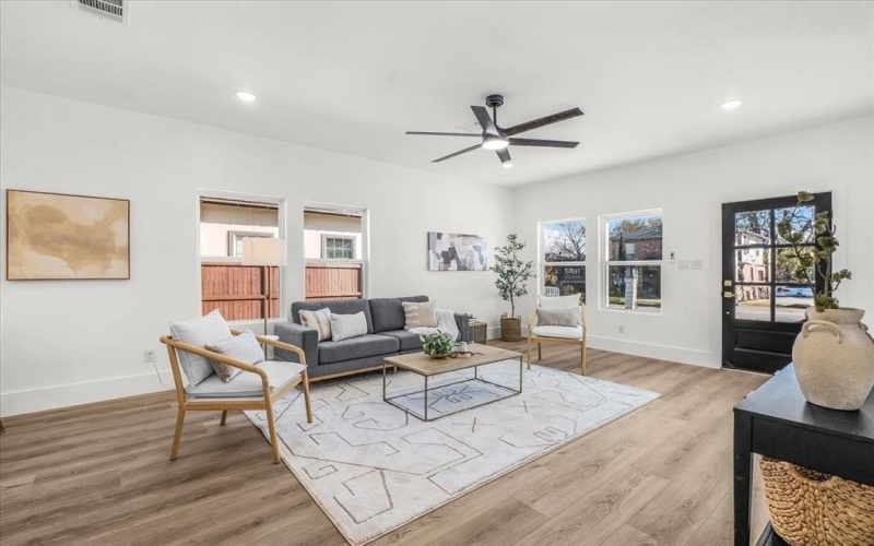 1125 E Humbolt Street, Fort Worth, TX 76104, 4 Bedrooms Bedrooms, ,2 BathroomsBathrooms,Residential,For Sale,1125 E Humbolt Street,0,21131768