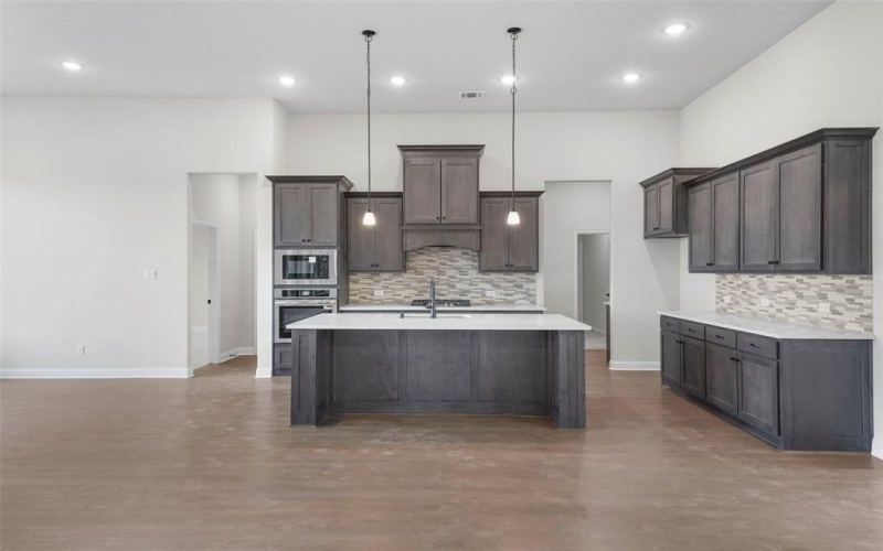 136 Lila Lake Drive, Waxahachie, TX 75165, 4 Habitaciones Habitaciones , ,3 BañosBaños,Residential,En Venta,136 Lila Lake Drive,0,21131796