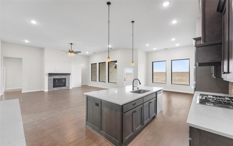 136 Lila Lake Drive, Waxahachie, TX 75165, 4 Habitaciones Habitaciones , ,3 BañosBaños,Residential,En Venta,136 Lila Lake Drive,0,21131796