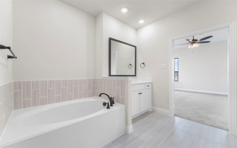 140 Lila Lake Drive, Waxahachie, TX 75165, 5 Bedrooms Bedrooms, ,5 BathroomsBathrooms,Residential,For Sale,140 Lila Lake Drive,0,21131989