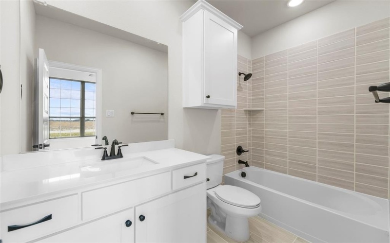 140 Lila Lake Drive, Waxahachie, TX 75165, 5 Bedrooms Bedrooms, ,5 BathroomsBathrooms,Residential,For Sale,140 Lila Lake Drive,0,21131989