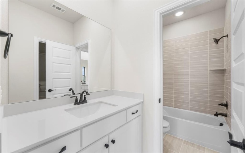 140 Lila Lake Drive, Waxahachie, TX 75165, 5 Bedrooms Bedrooms, ,5 BathroomsBathrooms,Residential,For Sale,140 Lila Lake Drive,0,21131989