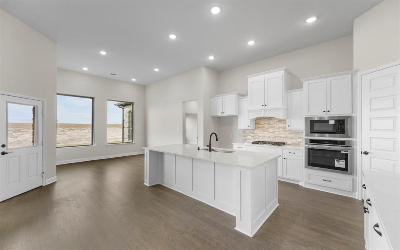 140 Lila Lake Drive, Waxahachie, TX 75165, 5 Bedrooms Bedrooms, ,5 BathroomsBathrooms,Residential,For Sale,140 Lila Lake Drive,0,21131989