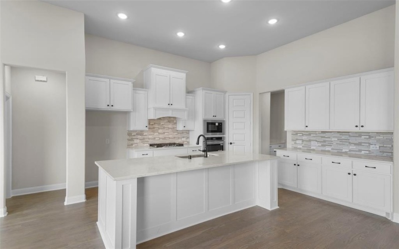 140 Lila Lake Drive, Waxahachie, TX 75165, 5 Bedrooms Bedrooms, ,5 BathroomsBathrooms,Residential,For Sale,140 Lila Lake Drive,0,21131989