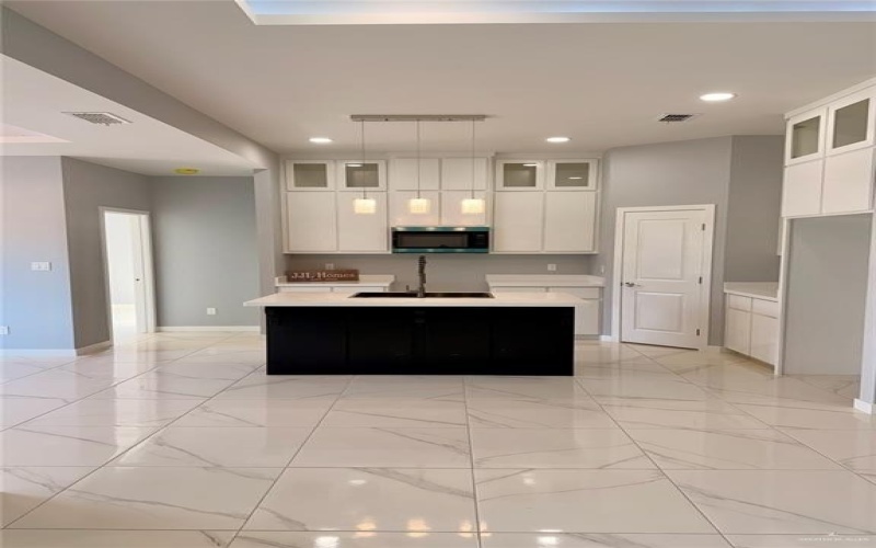 1348 13th Street, Alamo, TX 78516, 4 Bedrooms Bedrooms, ,2 BathroomsBathrooms,Residential,For Sale,1348 13th Street,0,489029