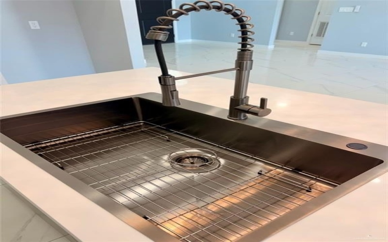 1348 13th Street, Alamo, TX 78516, 4 Bedrooms Bedrooms, ,2 BathroomsBathrooms,Residential,For Sale,1348 13th Street,0,489029