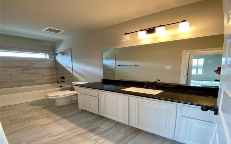 550 Aldred Street, Greenville, TX 75401, 5 Habitaciones Habitaciones , ,5 BañosBaños,Residential,En Venta,550 Aldred Street,0,21090050