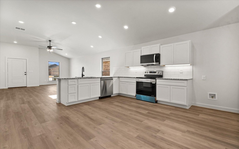 2403 Aberdeen Avenue, Wolfforth, TX 79382, 3 Bedrooms Bedrooms, ,2 BathroomsBathrooms,Residential,For Sale,2403 Aberdeen Avenue,0,202564116