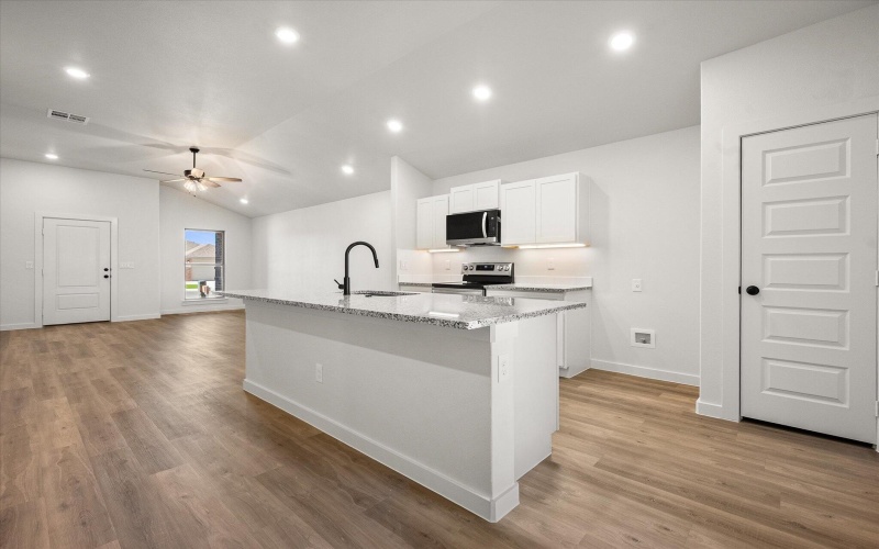 2404 Aberdeen Avenue, Wolfforth, TX 79382, 3 Bedrooms Bedrooms, ,2 BathroomsBathrooms,Residential,For Sale,2404 Aberdeen Avenue,0,202564117