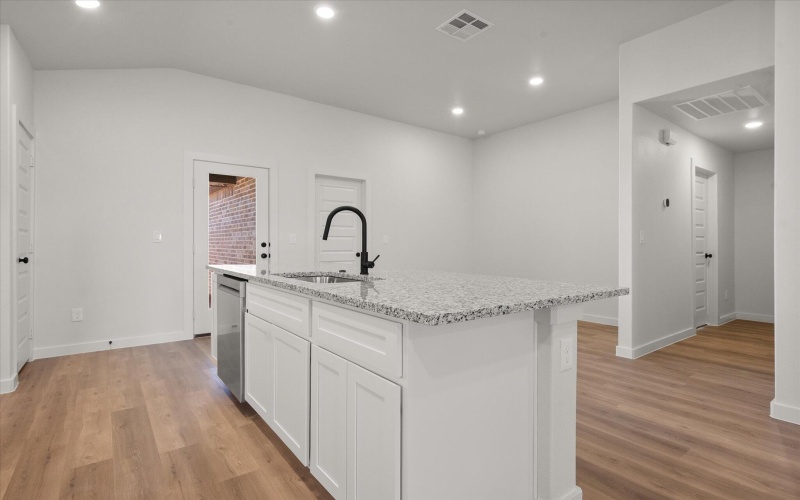 2404 Aberdeen Avenue, Wolfforth, TX 79382, 3 Bedrooms Bedrooms, ,2 BathroomsBathrooms,Residential,For Sale,2404 Aberdeen Avenue,0,202564117