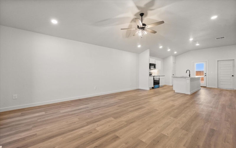 2404 Aberdeen Avenue, Wolfforth, TX 79382, 3 Bedrooms Bedrooms, ,2 BathroomsBathrooms,Residential,For Sale,2404 Aberdeen Avenue,0,202564117