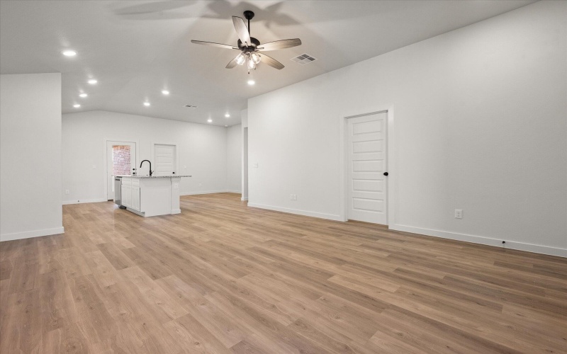 2404 Aberdeen Avenue, Wolfforth, TX 79382, 3 Bedrooms Bedrooms, ,2 BathroomsBathrooms,Residential,For Sale,2404 Aberdeen Avenue,0,202564117