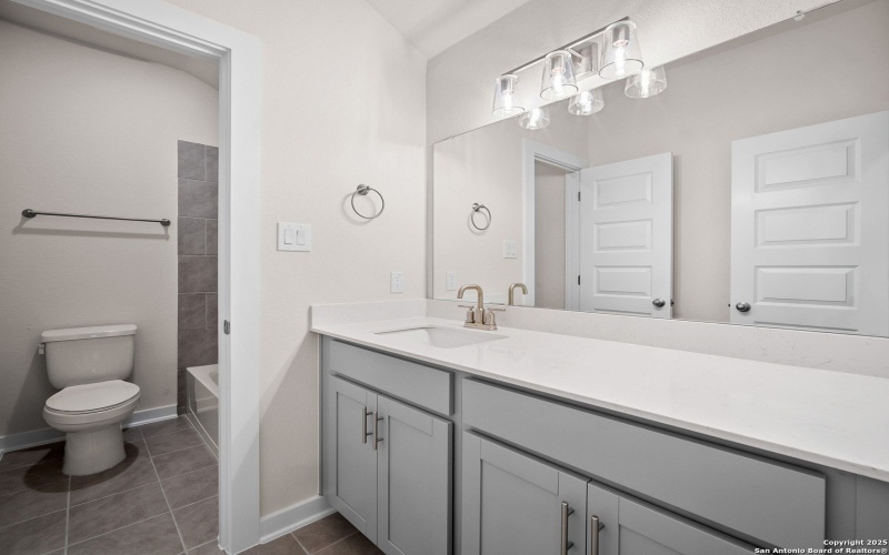 6806 Comanche Post, San Antonio, TX 78233, 5 Habitaciones Habitaciones , ,3 BañosBaños,Residential,En Venta,6806 Comanche Post,0,1928224