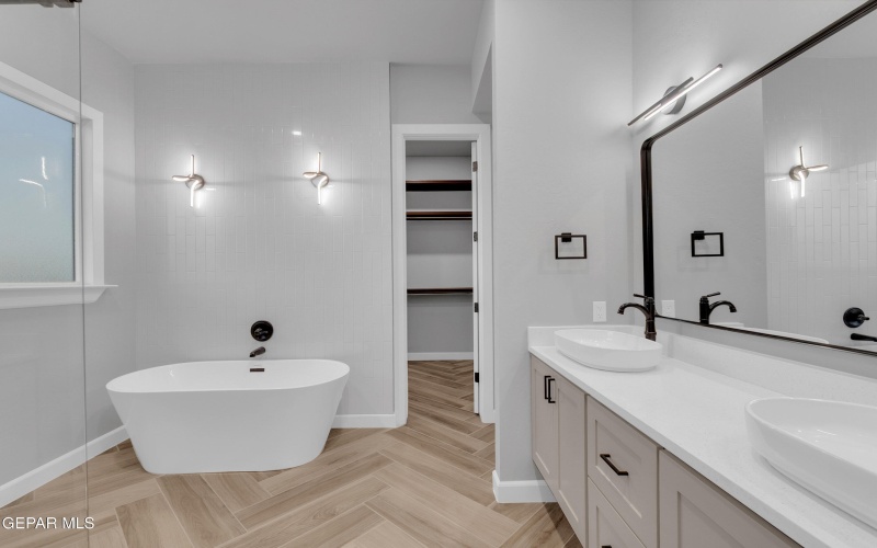 5612 RIO BONITO Circle, El Paso, TX 79932, 4 Bedrooms Bedrooms, ,5 BathroomsBathrooms,Residential,For Sale,5612 RIO BONITO Circle,0,935149