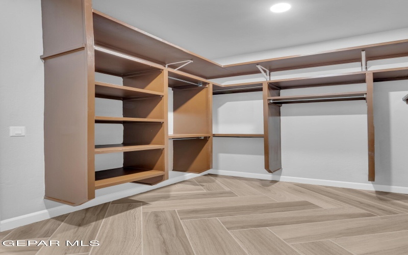 5612 RIO BONITO Circle, El Paso, TX 79932, 4 Bedrooms Bedrooms, ,5 BathroomsBathrooms,Residential,For Sale,5612 RIO BONITO Circle,0,935149