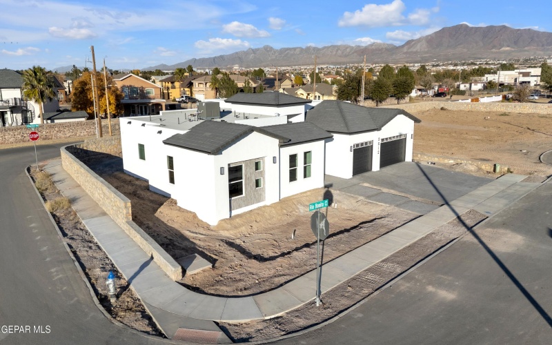 5612 RIO BONITO Circle, El Paso, TX 79932, 4 Bedrooms Bedrooms, ,5 BathroomsBathrooms,Residential,For Sale,5612 RIO BONITO Circle,0,935149