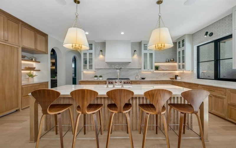 7004 Irongate Lane, Dallas, TX 75214, 5 Bedrooms Bedrooms, ,6 BathroomsBathrooms,Residential,For Sale,7004 Irongate Lane,0,21132447