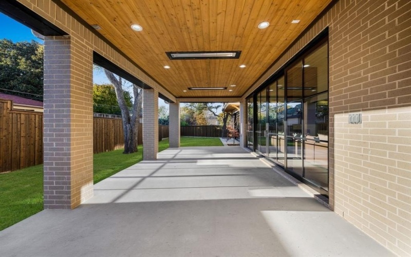 7004 Irongate Lane, Dallas, TX 75214, 5 Bedrooms Bedrooms, ,6 BathroomsBathrooms,Residential,For Sale,7004 Irongate Lane,0,21132447