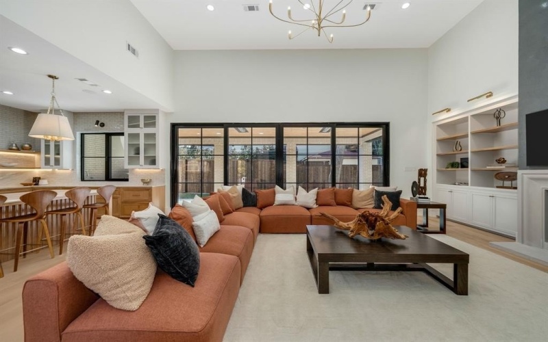 7004 Irongate Lane, Dallas, TX 75214, 5 Bedrooms Bedrooms, ,6 BathroomsBathrooms,Residential,For Sale,7004 Irongate Lane,0,21132447