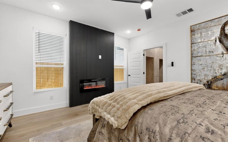 2413 Hooper Street, Dallas, TX 75215, 2 Habitaciones Habitaciones , ,2 BañosBaños,Residential,En Venta,2413 Hooper Street,0,21132576