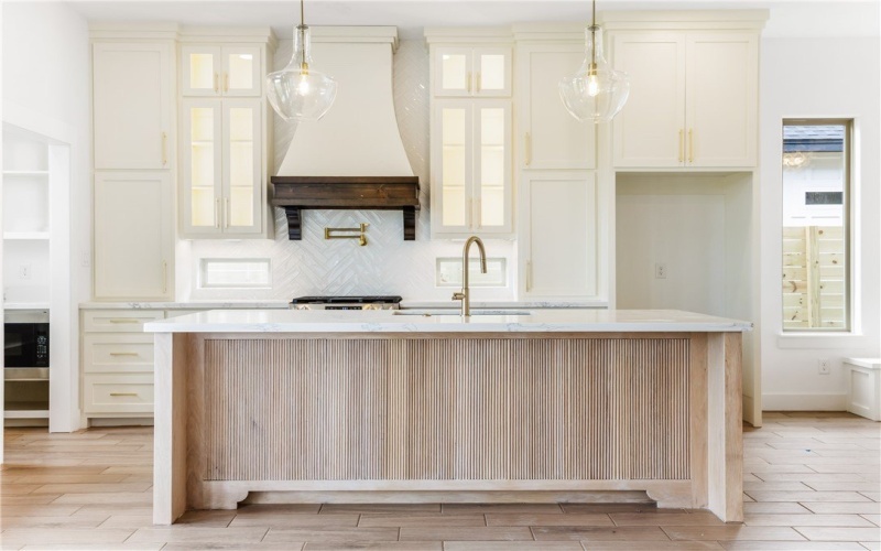 835 S 8th Street, Aransas Pass, TX 78336, 4 Bedrooms Bedrooms, ,2 BathroomsBathrooms,Residential,For Sale,835 S 8th Street,0,468885